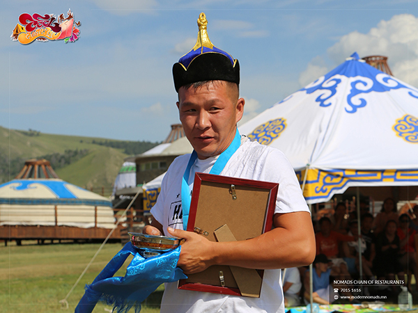 Номадсын сүлжээ ресторанууд Cool holiday